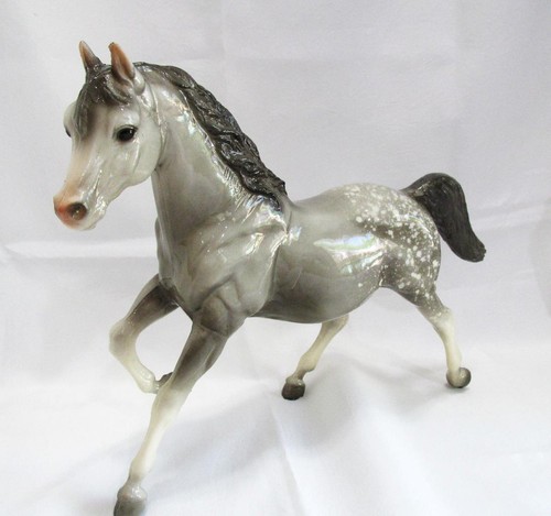 Breyer usa 123 - running, mare